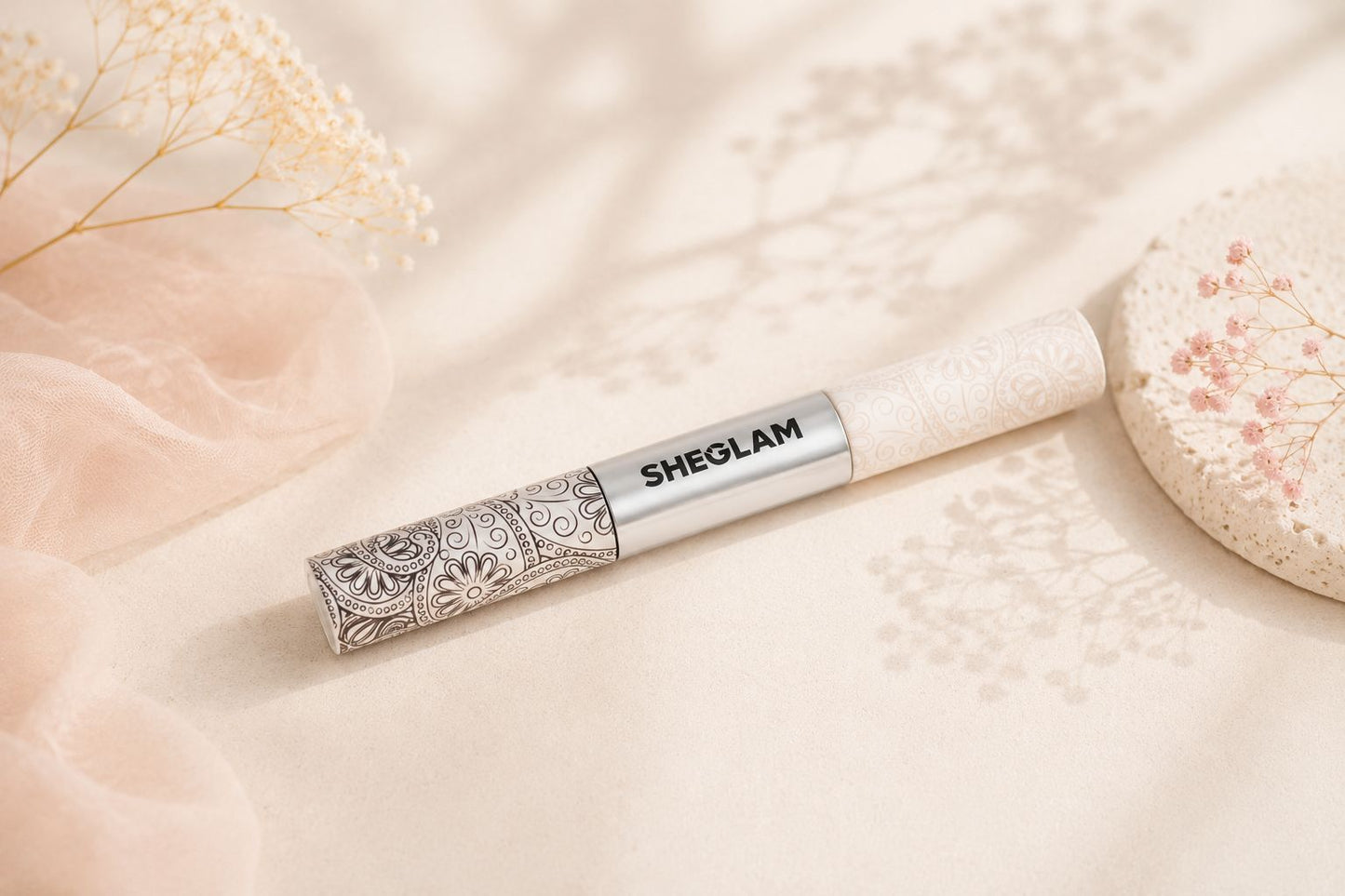 WHITE MASCARA