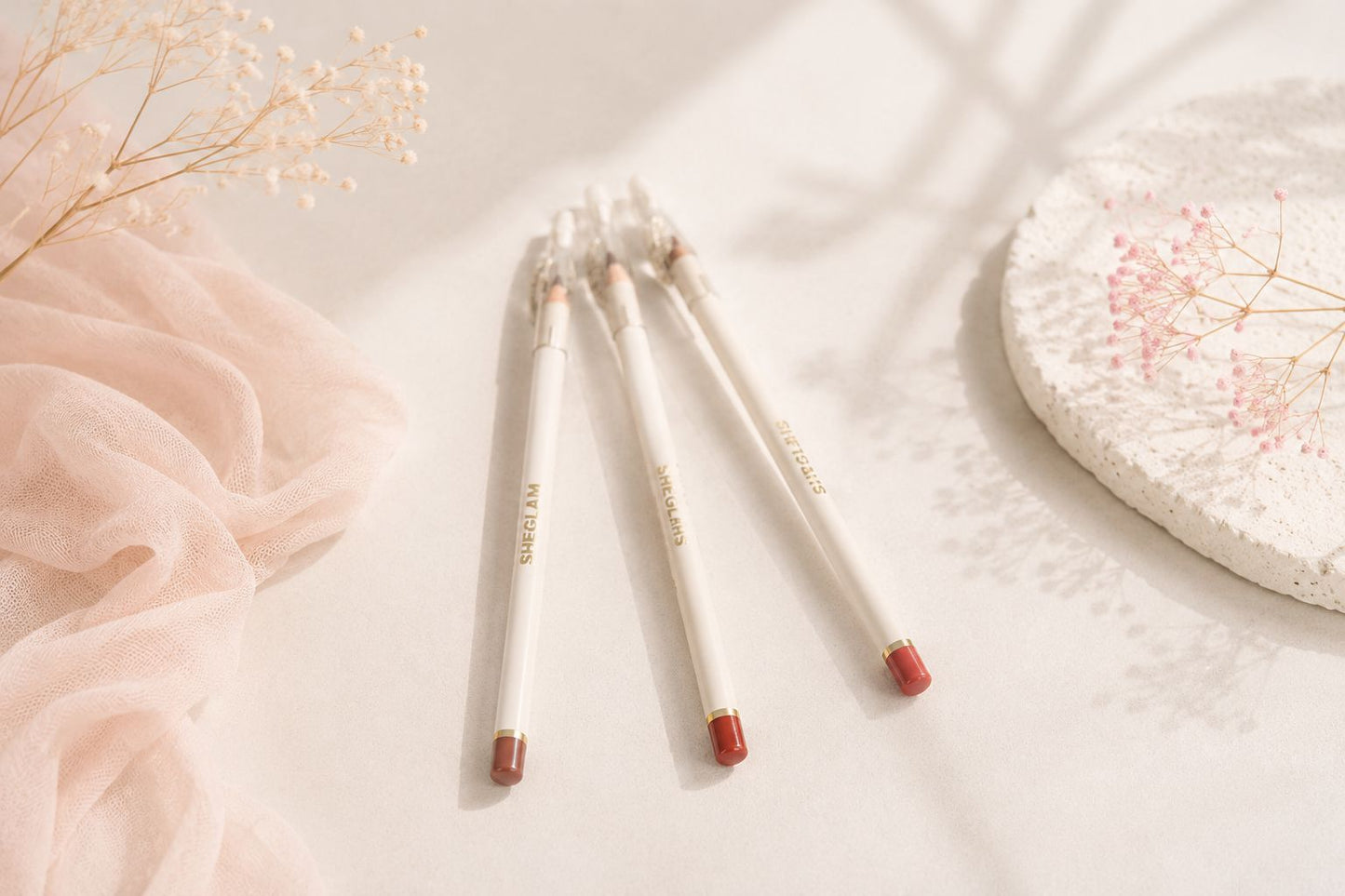 LIP LINER